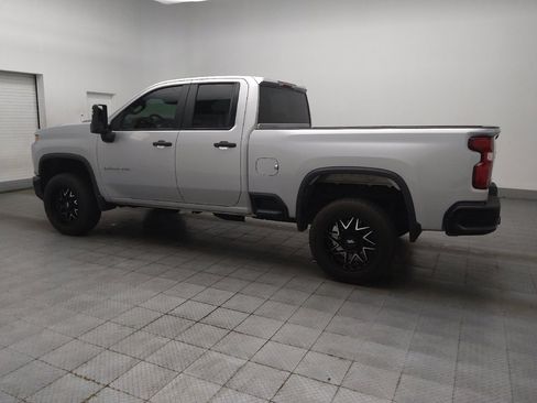 Used 2022 Chevrolet Silverado 2500 Custom w/ Custom Convenience Package RWD image 3