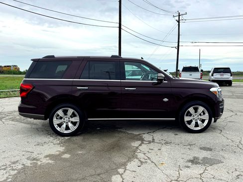 Used 2024 Ford Expedition King Ranch RWD image 5