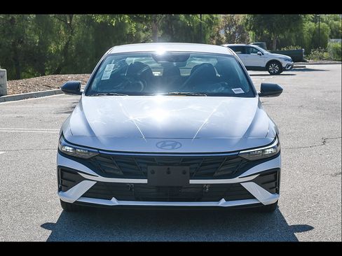 New 2026 Hyundai Elantra SEL FWD image 2