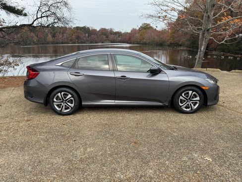 Used 2018 Honda Civic LX image 3