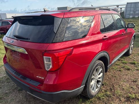 Used 2021 Ford Explorer XLT w/ Equipment Group 202A AWD/4WD image 12