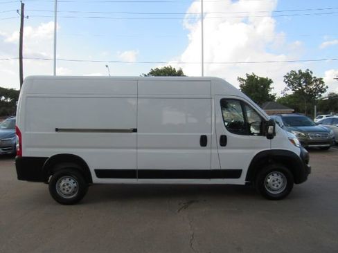Used 2023 RAM ProMaster 2500 image 4