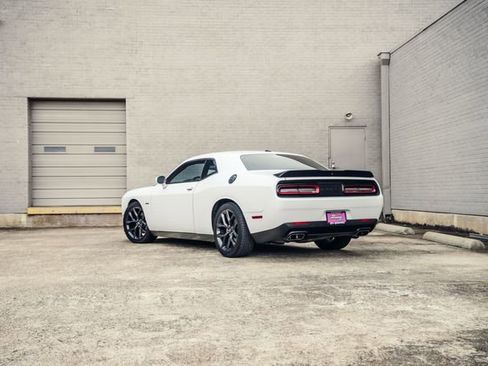 Used 2022 Dodge Challenger R/T w/ Blacktop Package RWD image 20