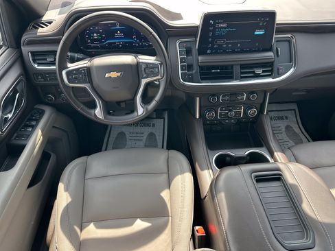 Used 2024 Chevrolet Suburban LT RWD image 24