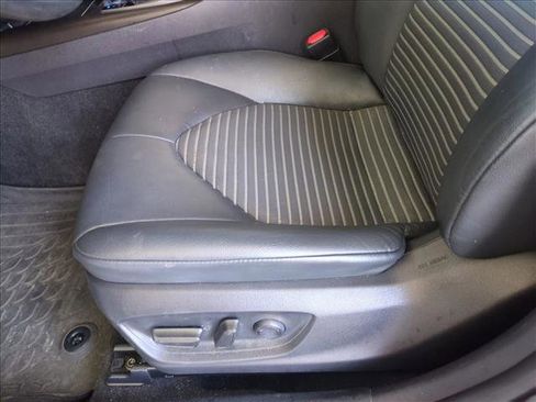 Used 2023 Toyota Camry SE image 11