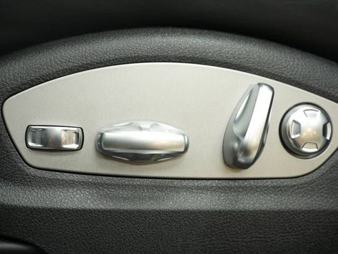 Certified 2026 Porsche Macan AWD/4WD image 35
