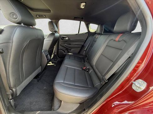 Used 2024 Chevrolet Trax RS w/ Sunroof Package FWD image 21