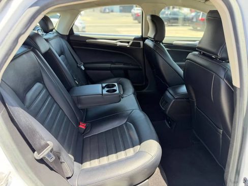 Used 2018 Ford Fusion Energi SE FWD image 28