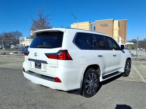 Used 2019 Lexus LX 570 4WD image 3