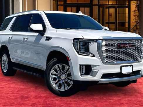 Used 2024 GMC Yukon Denali AWD/4WD image 2