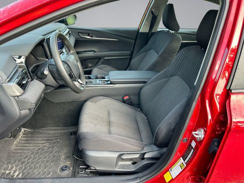 Used 2025 Toyota Camry LE FWD image 11