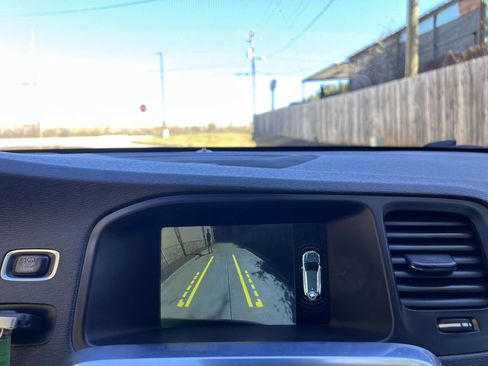 Used 2015 Volvo V60 T5 Platinum image 17