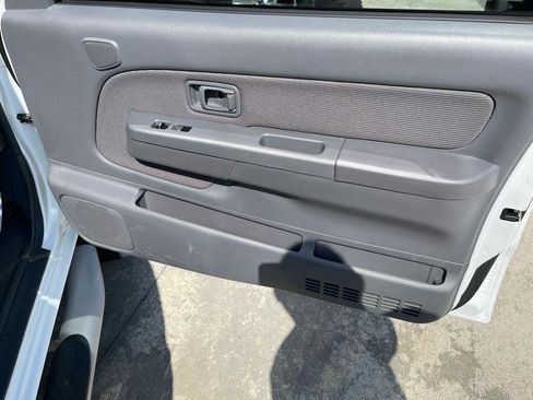 Used 2001 Nissan Xterra SE image 45