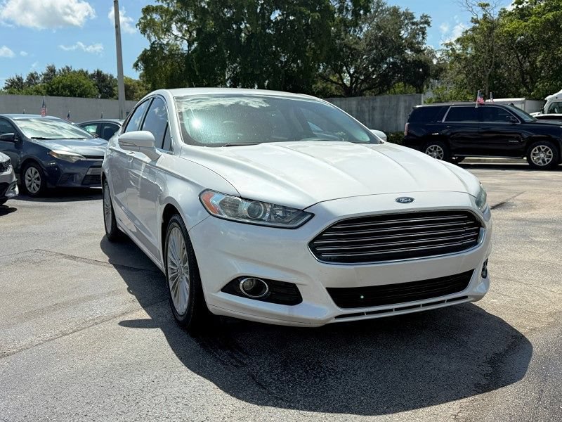 Used 2016 Ford Fusion Titanium FWD image 3