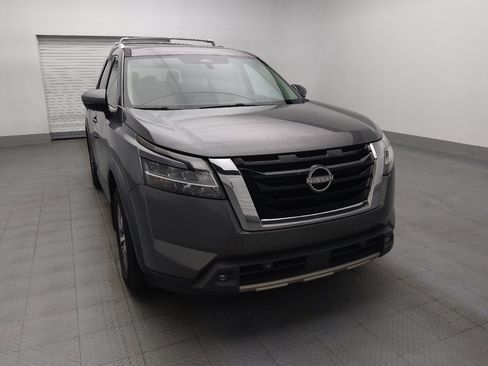 Used 2022 Nissan Pathfinder SL FWD image 14