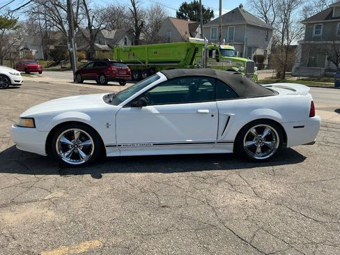Used 2000 Ford Mustang Convertible image 6