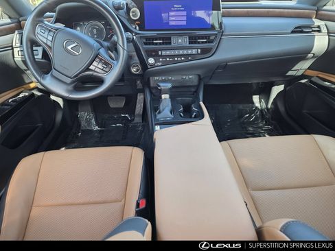 Used 2025 Lexus ES 300h w/ Premium Package FWD image 29
