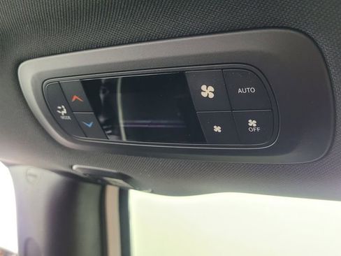 New 2026 Chrysler Pacifica Limited w/ S Appearance Package image 39