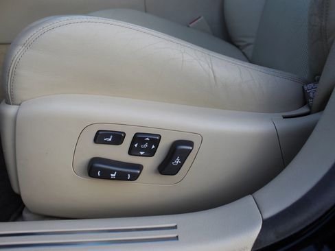 Used 2011 Lexus LS 460 w/ Luxury Value Edition image 12