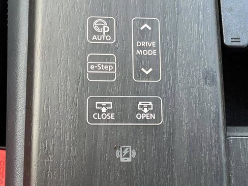 Certified 2024 Nissan Ariya AWD image 8