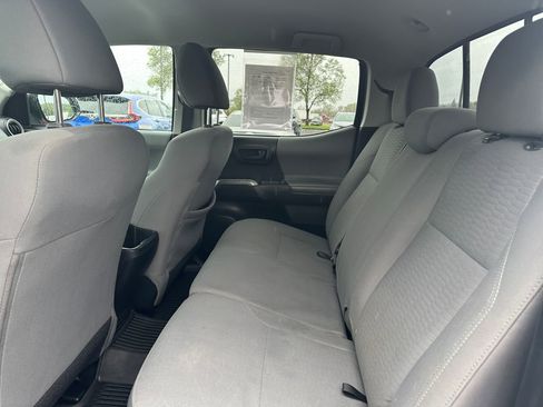 Used 2019 Toyota Tacoma SR5 AWD/4WD image 14