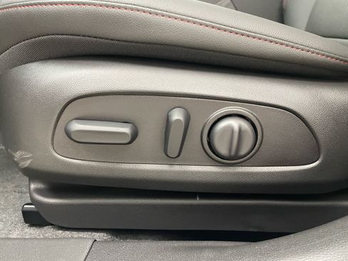 New 2026 Chevrolet Trax RS w/ Sunroof Package FWD image 10