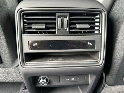 Used 2025 Porsche Cayenne E-Hybrid image 36