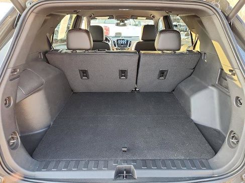 Used 2023 Chevrolet Equinox Premier image 31