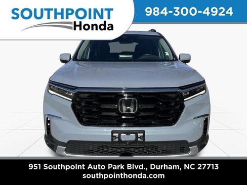 Used 2023 Honda Pilot Touring image 2