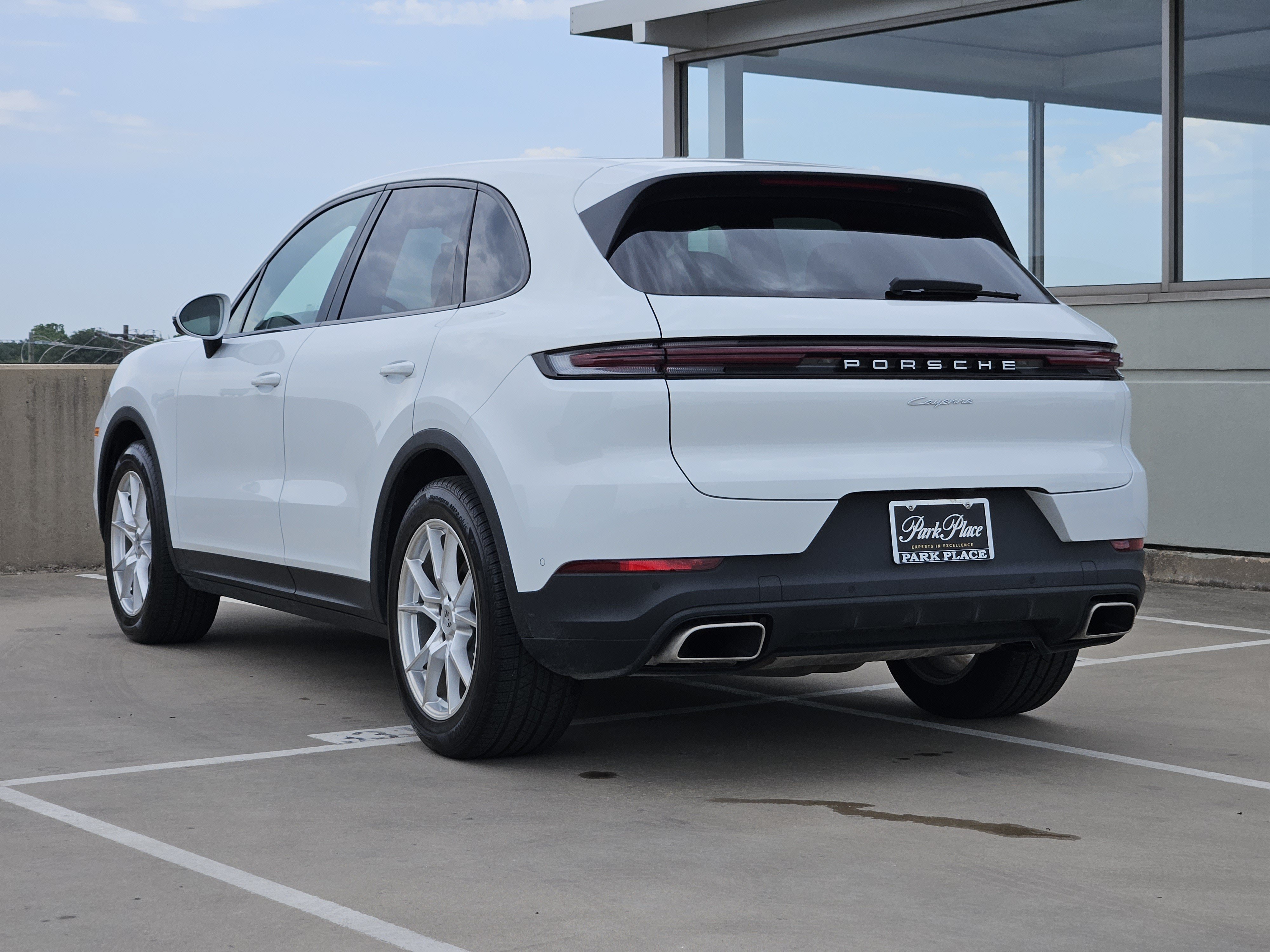 Certified 2026 Porsche Cayenne AWD/4WD image 3