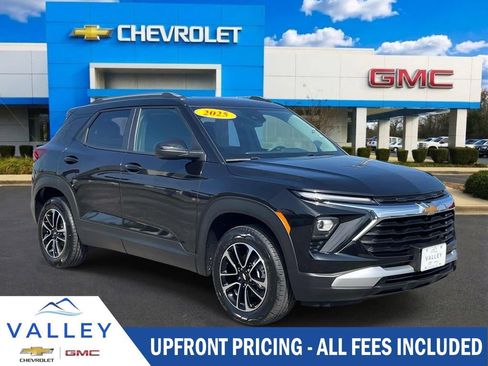 Used 2025 Chevrolet TrailBlazer LT AWD/4WD image 1