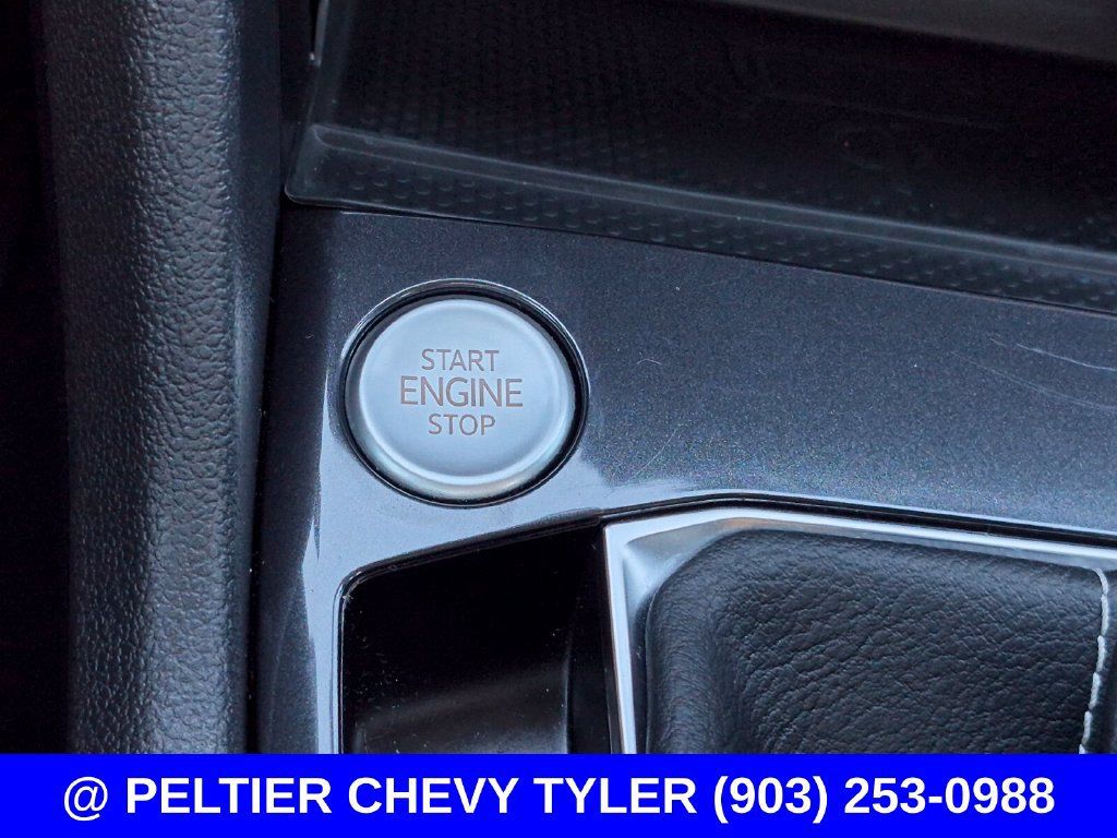 Used 2023 Volkswagen Tiguan SE w/ Panoramic Sunroof Package FWD image 28