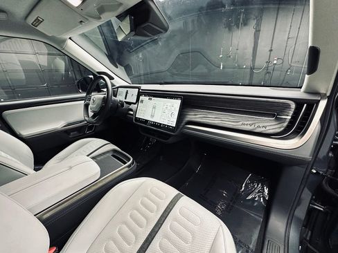 Used 2022 Rivian R1T Adventure AWD/4WD image 19