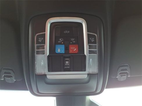 New 2026 RAM 1500 4x4 Crew Cab image 23