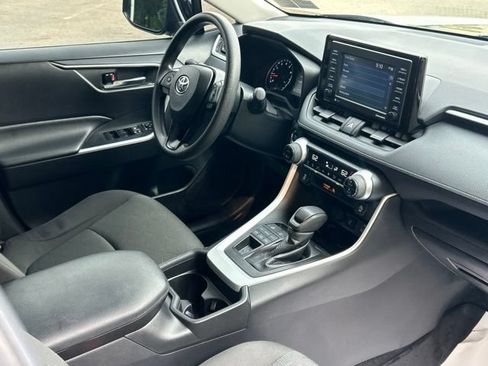 Used 2021 Toyota RAV4 XLE AWD/4WD image 24