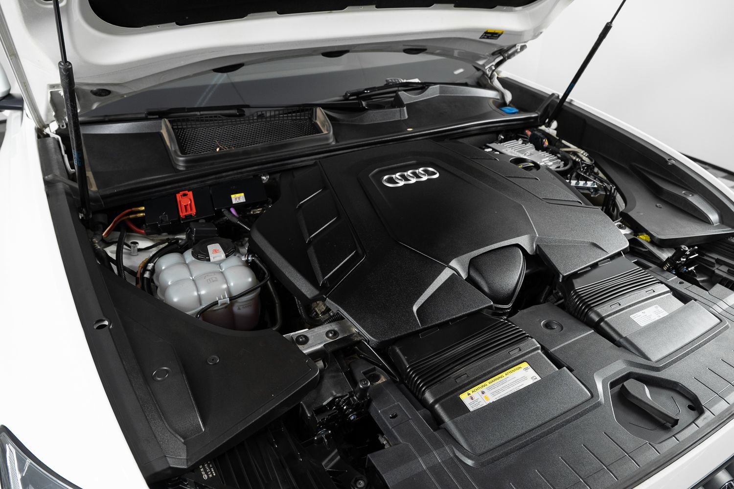 Used 2019 Audi Q8 Premium w/ Convenience Package AWD/4WD image 43