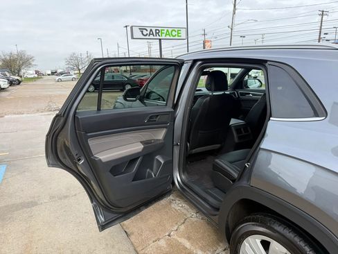 Used 2022 Volkswagen Atlas Cross Sport SE image 22