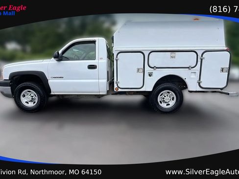 Used 2004 Chevrolet Silverado 2500 W/T RWD image 2