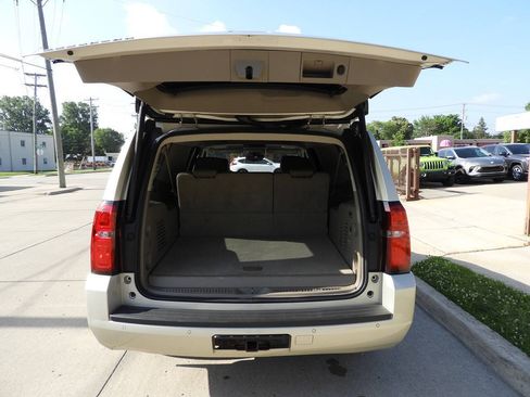 Used 2015 Chevrolet Suburban LT AWD/4WD image 27