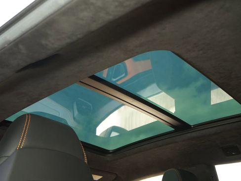 Used 2021 Lamborghini Urus image 18