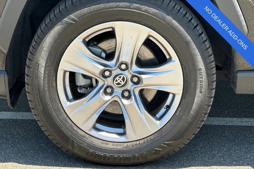 Used 2023 Toyota RAV4 XLE FWD image 29