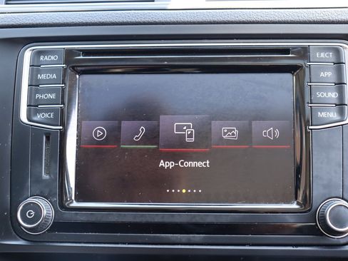 Used 2018 Volkswagen Jetta SE FWD image 29