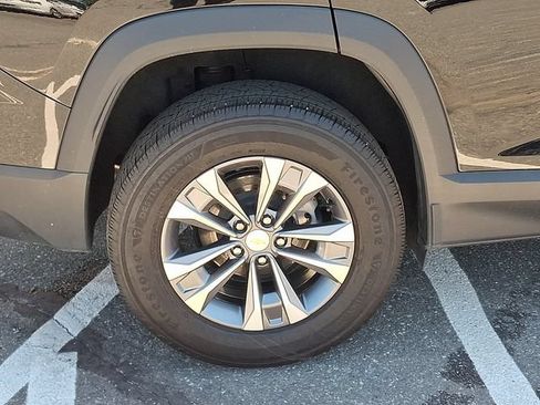 Used 2025 Chevrolet Equinox LT FWD image 25