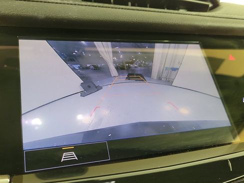 Used 2024 Cadillac XT6 Premium Luxury w/ LPO, Floor Liner Package AWD/4WD image 30