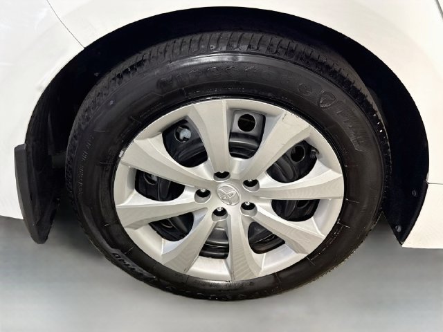Used 2025 Toyota Corolla LE FWD image 31