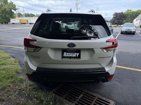 Certified 2023 Subaru Forester Premium AWD/4WD image 7