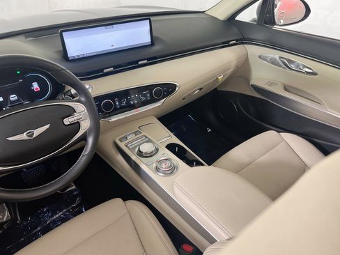 Used 2023 Genesis GV70 2.5T w/ Select Package image 24