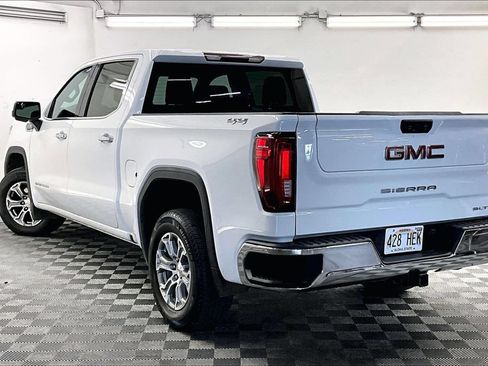 Used 2024 GMC Sierra 1500 SLT AWD/4WD image 10