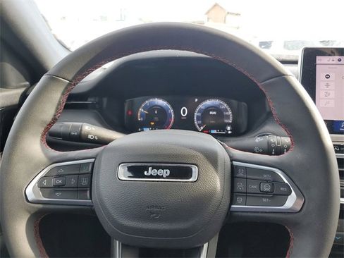 Used 2024 Jeep Compass Trailhawk w/ Trailhawk Elite Group image 11