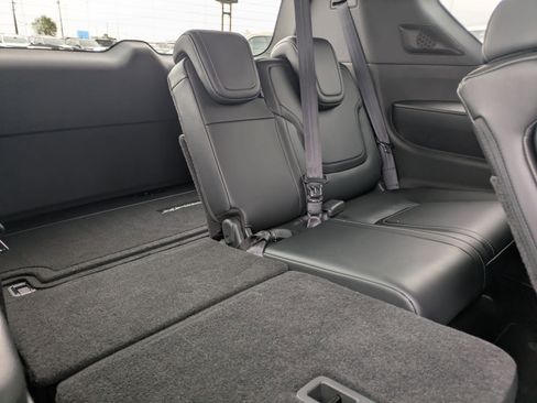 Used 2025 Nissan Armada PRO-4X image 27